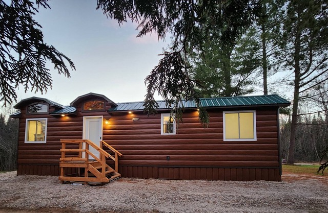 Lazy Deer - Tiny Cabin, 50 acres near Titus Ski