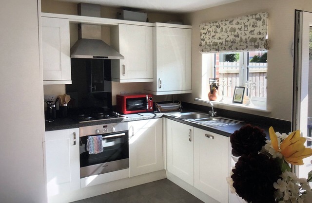 Lazy Nest - Sleeps 4, Parking, Garden & Hammocks