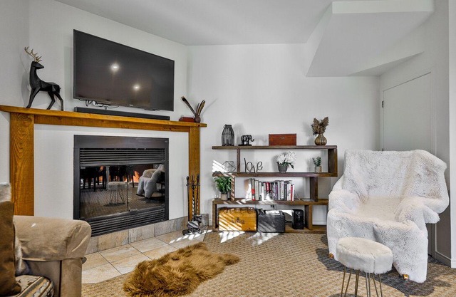 Le 1731 Tremblant king size bed/Piscine/Golf