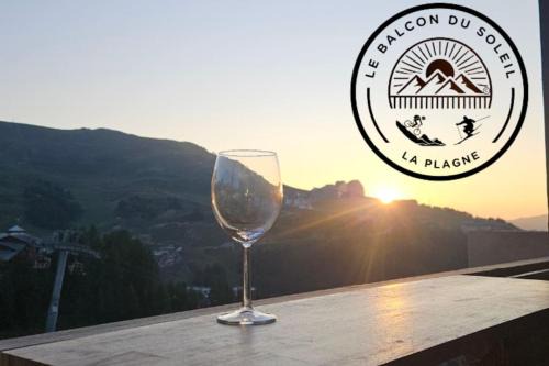 Le balcon du soleil, Pied de pistes 2100m 5 pers Plagne Soleil paradiski classé 2 étoiles meublé et 3 cristaux Paradiski