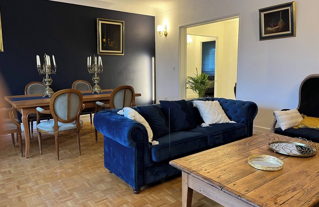 Le Baron Bucaille beachfront apartment, 5-minute walk from Nausicca