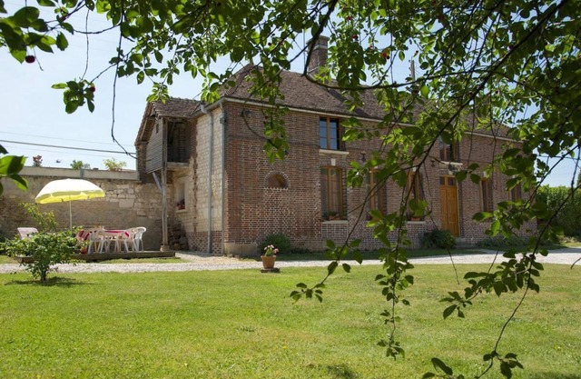 Le Bas du Buisson Closed