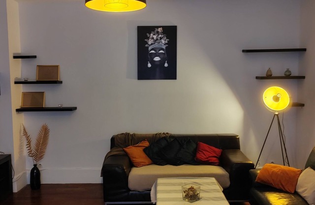 Le bonheur pantinois Elegant, quiet and spacious apartment