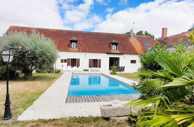 Le Chai - 14-person villa with swimming pool in the heart of Levroux