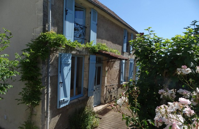 Le Charme du Cher, an authentic French house on a dead-end road.