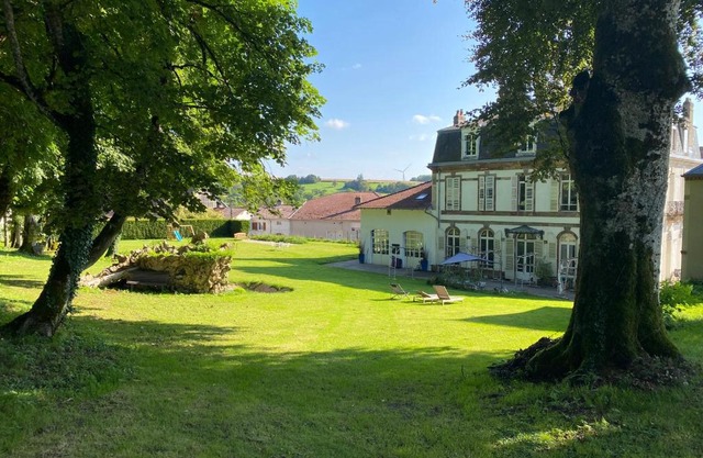 LE CHATEAU DE MONTHUREUX LE SEC