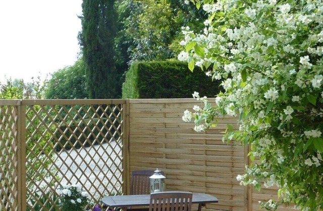 Le Ciel Bleu -Adult Only romantic cottages, Loire Valley with private Gardens