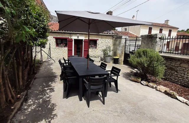Le Clos Saint Martin De Juillers