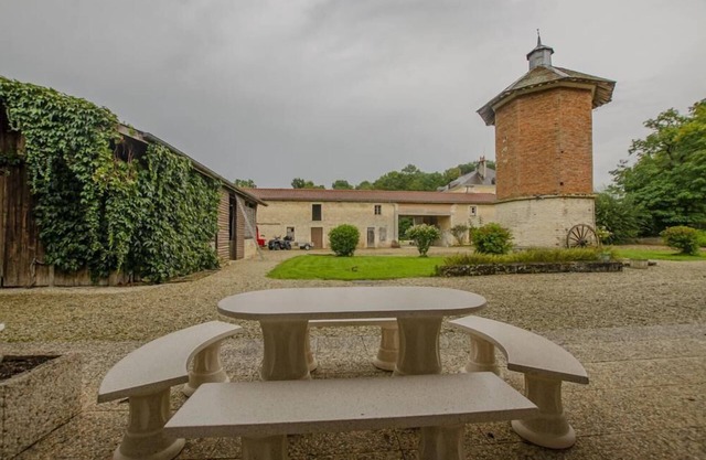 Le Gîte du Château 2 - CRESPY LE NEUF