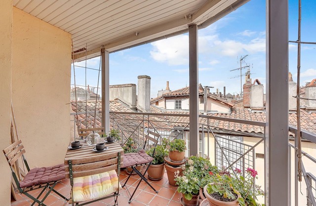 Le Grand Boudoir - Two Bedroom Apartment, Sleeps 4