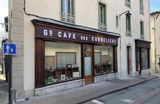 Le Grand Café - BedinShop - historic center