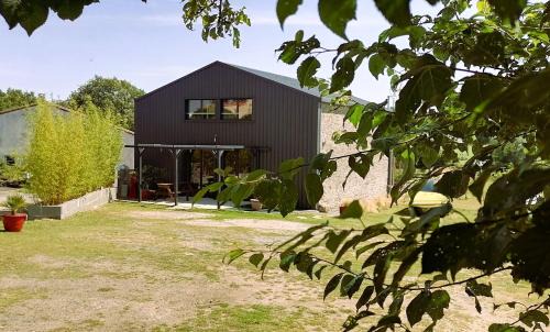 Le Hangar
