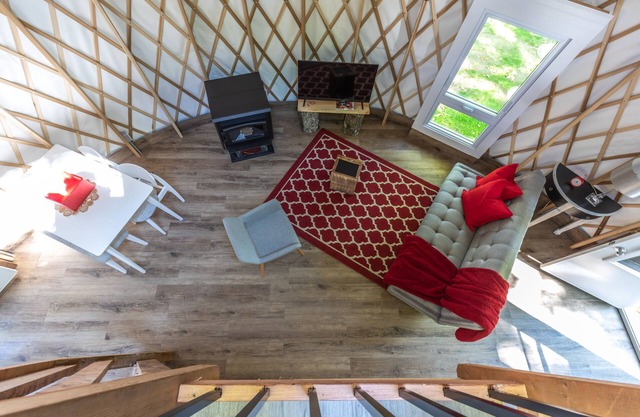 Le Lièvre Luxury Yurt