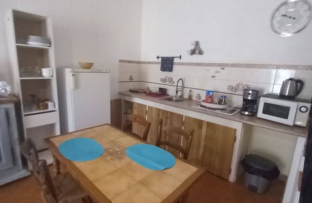 Le lierre Seasonal rental, 10mn from la de ste croix, close to all shops