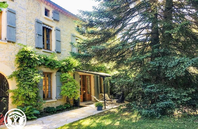 LE LOGIS DE TRESSE - SAINT-MEDARD