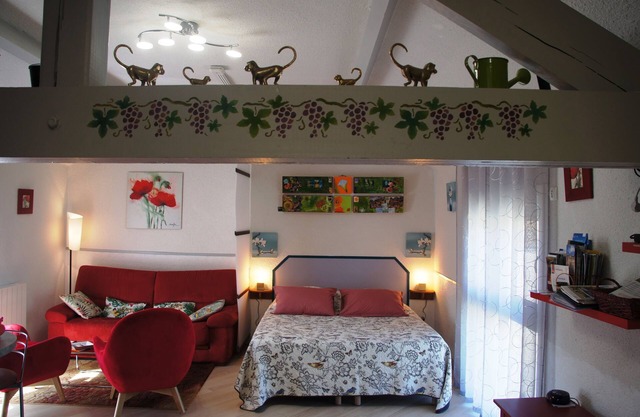LE LOGIS DU VENDANGEUR Comfortable Rural Cottage in CHAMPILLON