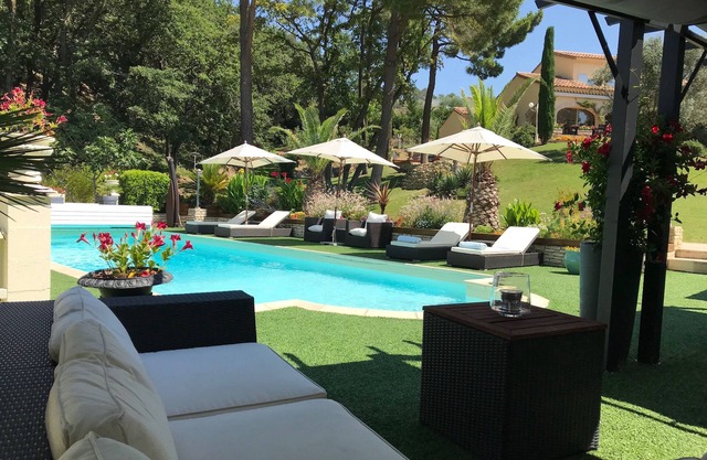 Le Mas de l'Alliance, 12 p. Air Con. with private pool, Country of Grignan