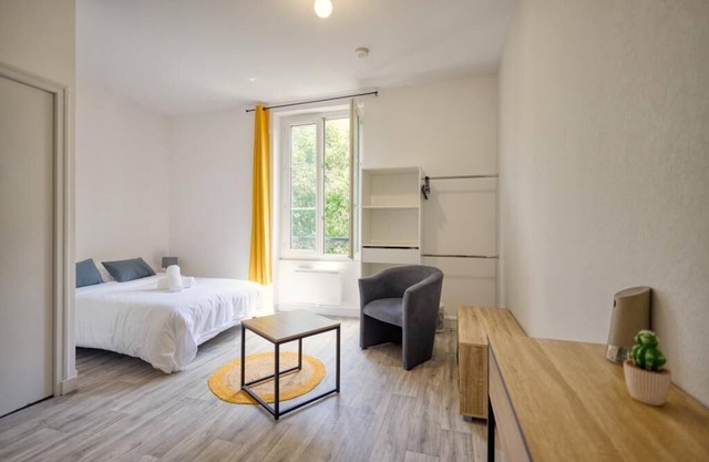 Le Nid du Mans, Downtown