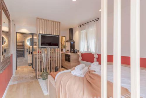 Le Petit Bastion, Studio