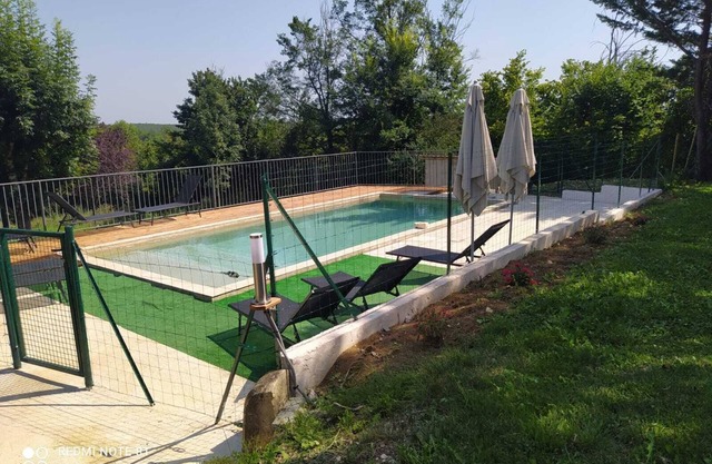 Le Petit Paradis - Cottage for 8 people with Private Pool in the Countryside