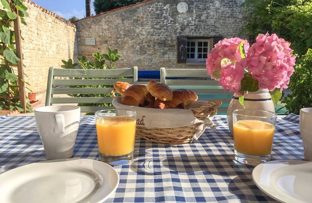 Le Petit Verger - Two Bedroom Villa, Sleeps 4