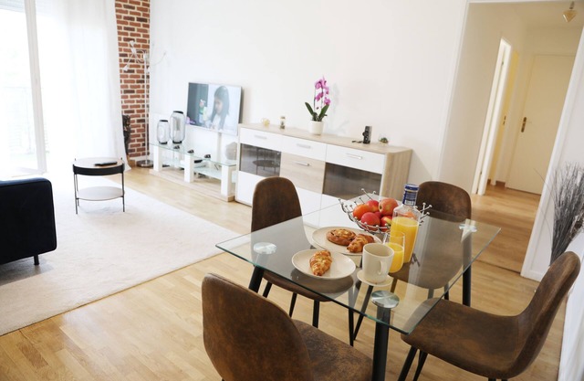 Le Saint Cyrien, 5km from Versailles and 25km from Paris, for Family & Business