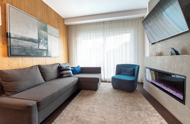Le Saphir, NEW, Spacious 2-bedroom Condo, Downtown Quebec City 5*, Quebec City