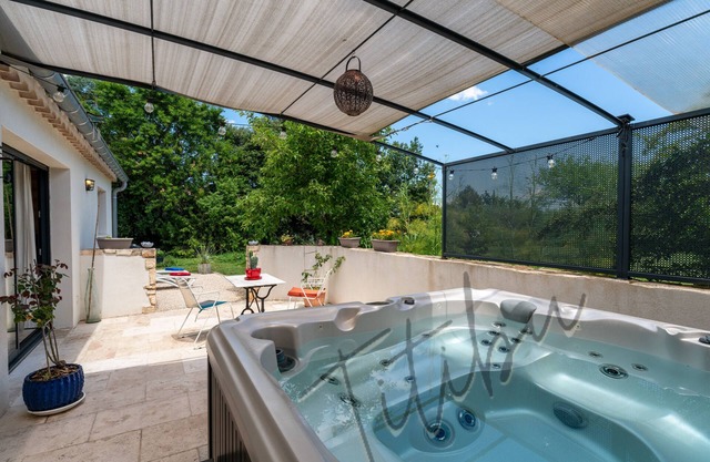 Le Titibu: Gîte and Spa between Ardèche and Provence, ideal for two