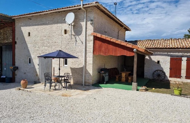 Le verger des noyer Relaxing getaway with private pool