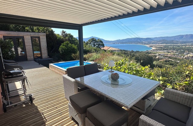 Le Vignoble: Havre de Paix 2 ou 4pers à Porticcio Avec Piscine Privée et vue mer
