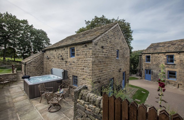 Leapings Cottage - sleeps 12 guests in 6 bedrooms