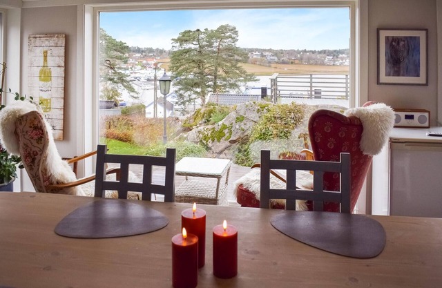Leave everyday life behind you in this vacation home in family-friendly Høysand.