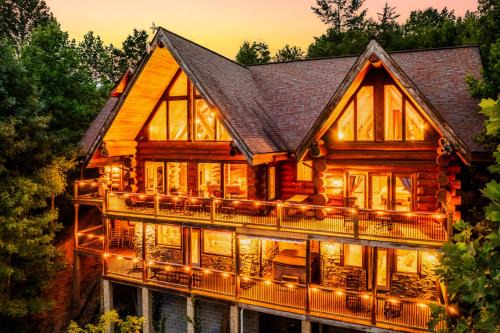 LeConte View - Lodge -Theater- September Deals-Views-GameRm-FirePit-HotTub