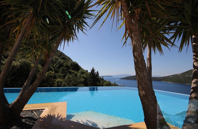 Lefkada Villa Mikros. Spectacular location & pool. Walk to beach. Mikros Gialos.