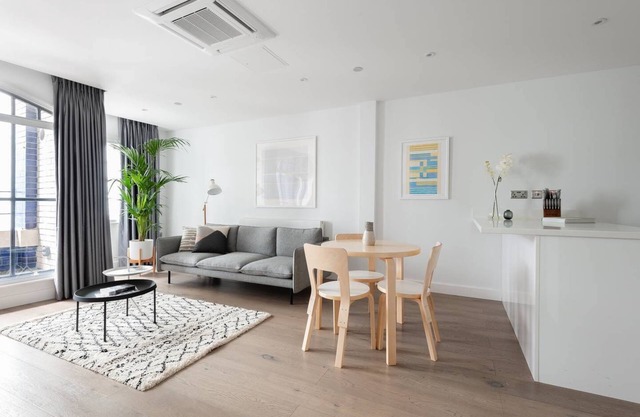 Leicester Square Oasis - Netflix & AC