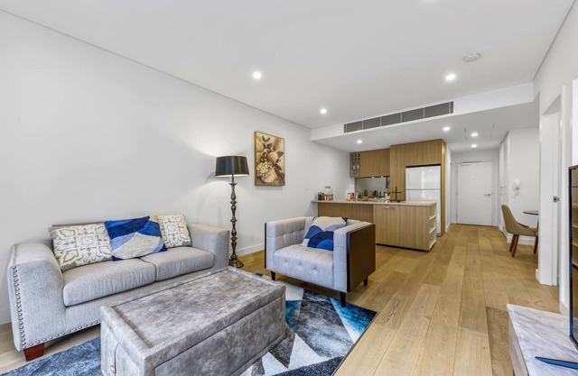 Leichhardt Luxury Green 2 Bed Apt w/free parking