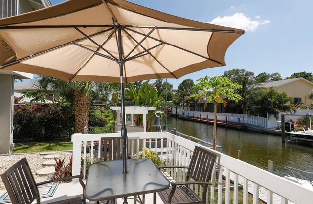 Lemon Bay Waterfront Condo w Patio, 5 miles to Gulf Beaches