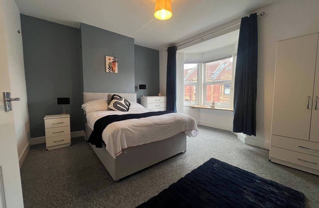 Lena St - 3 Bedroom House - Sleeps 6 - WiFi