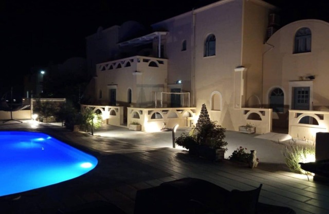 Leon Lux Apartments