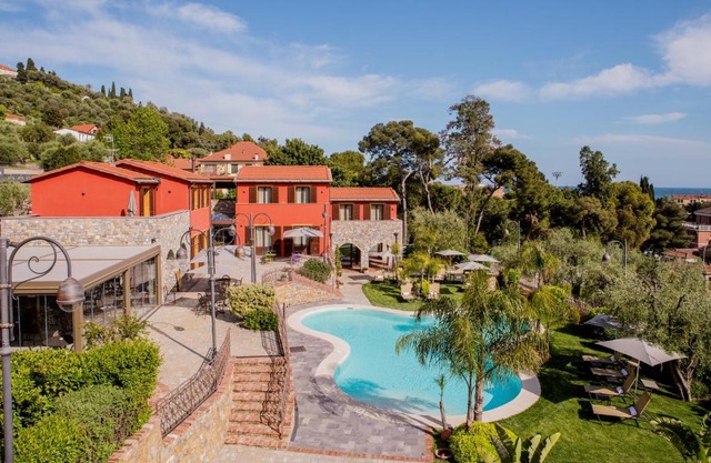 Leonardo Resort