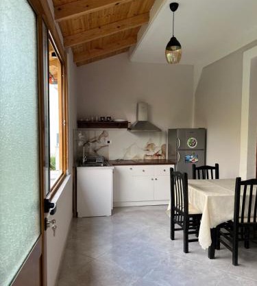 Leone Guesthouses