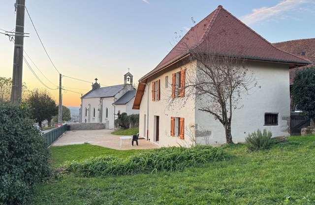 Leonora country house