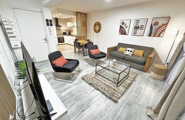 LeRelaisdOdile * Spacious & Bright Apartment *