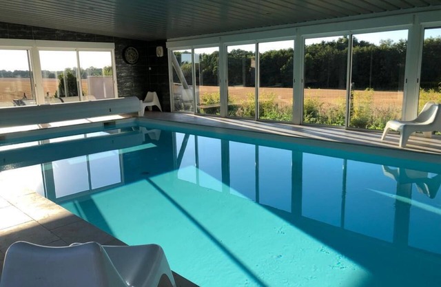 Les bambous gîte 3 * Enclosed heated swimming pool, spa, Sauna 2h30 from Paris