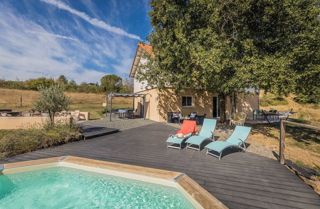 Les Oies de Julia, renovated home in the Dordogne with private pool and terraces
