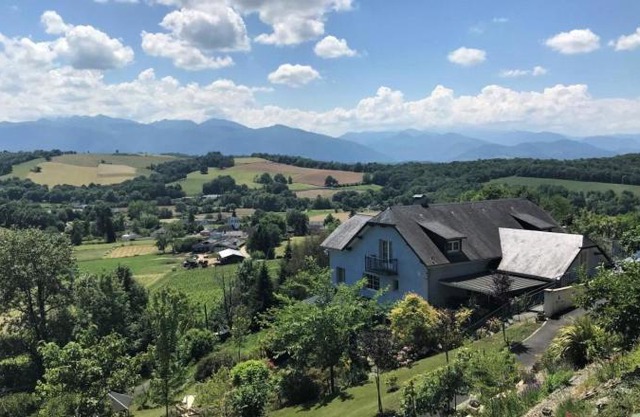 Les Gîtes de La Maison Bleue d'Estialescq