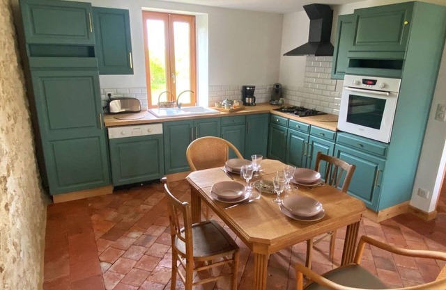 Les Hirondelles Cottage in Chavroches - 5 guests, pets allowed