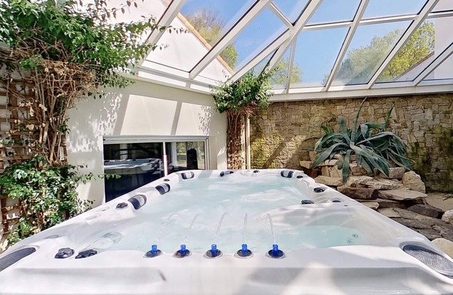 Les Jardins de la Muse/BnB maison d'hôte, piscine couverte et spa