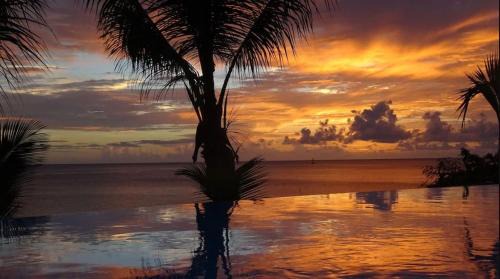 Les Portes du Paradis, surplombant la mer