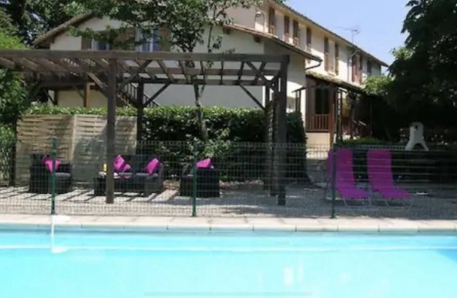 Les Roseries Boutique Gite with Garden and Pool